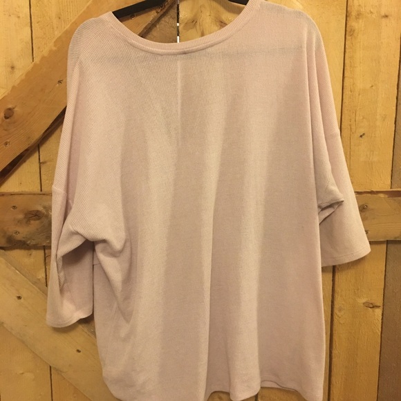 Blush Dex shirt with side tie. - Picture 4 of 4